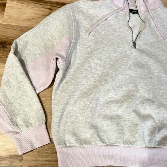 L.A. Hearts Grey and Purple Cropped Sweatshirt Women’s Small - Picture 4 of 4